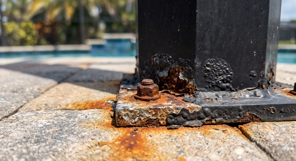 Pool cage rescreen vs rebuild decision guide for Sarasota, FL